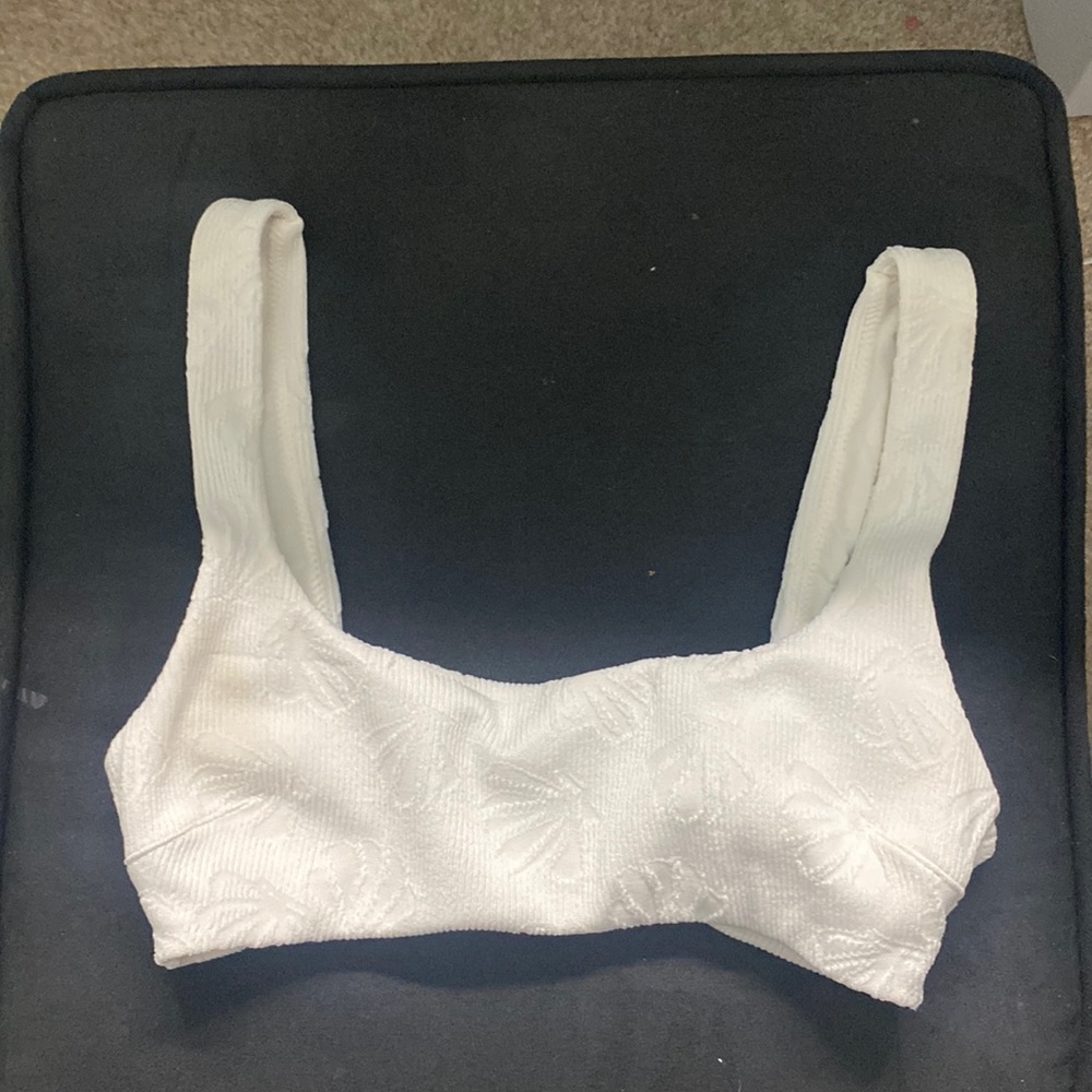 Bikini top (NEVER WORN)
